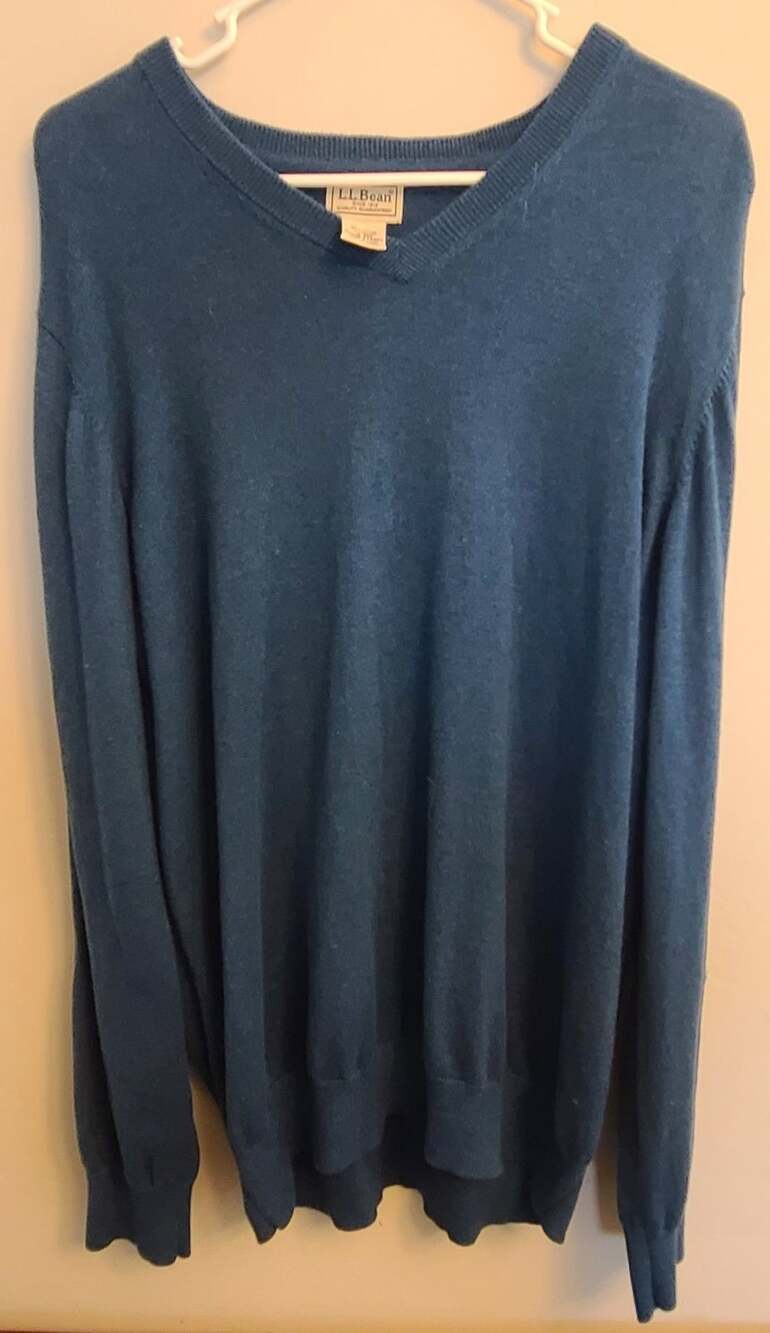 L.L. Bean V-Neck Sweater Size XL-REG Blue Cotton Cashmere